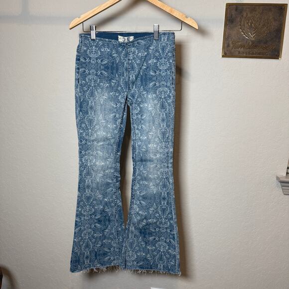 Women's We The Free Free People Paisley Print Medium Wash Flare Jeans Size 25 - Picture 2 of 10